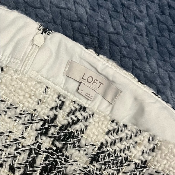 Donating 2/2/24- Loft Tweed Pocket Pencil Skirt - Picture 3 of 7